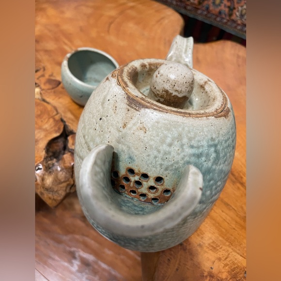 The Rusty Chai Tea Rare Unique Vintage Art Pottery Green
TeaPot Artist Signature - Picture 5 of 15